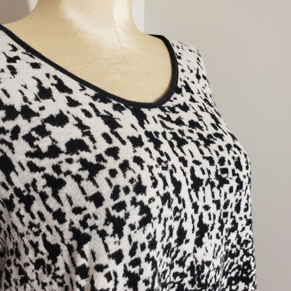 Dana Buchman black and white sweater size M - Picture 4 of 5